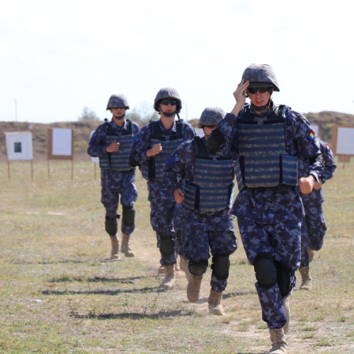 Tinerii militari au tras pentru prima dată în cadrul unui exercițiu practic