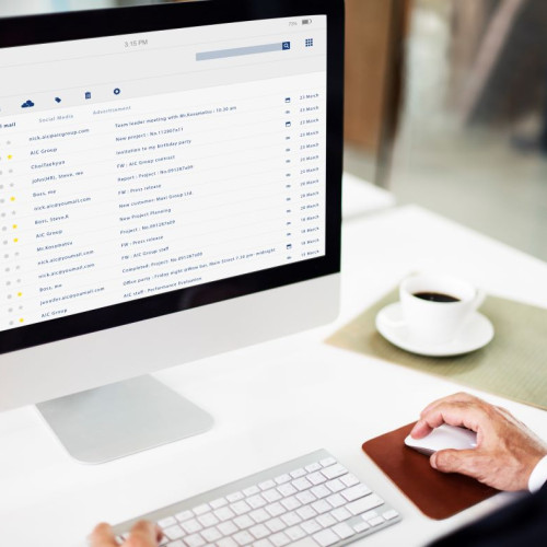 Adolescent investigat după amenințări cu bombă inspirate dintr-un caz din SUA