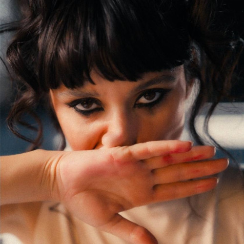 Irina Rimes lansează piesa „Mărgele” înaintea concertului de la Arenele Romane