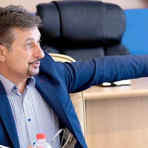 Primarul Hunedoarei cere ArcelorMittal să evite închiderea combinatului siderurgic