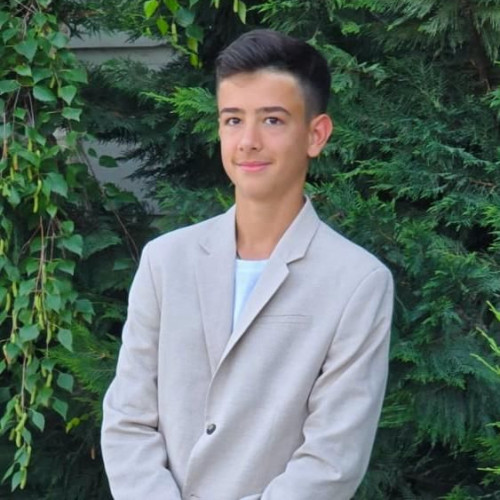 Elevii cu media 10 la examenele naționale vor primi stimulente financiare