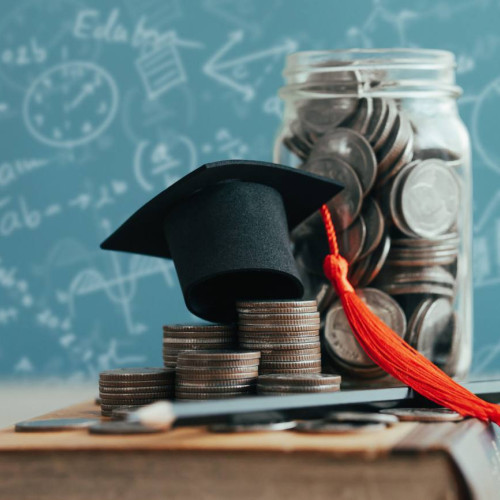 Stimulente financiare pentru elevii cu media 10 la examenele naționale din 2025