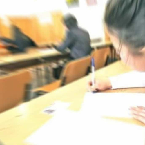 Elevii cu media 10 la examenele naționale din 2025 pot primi stimulente financiare