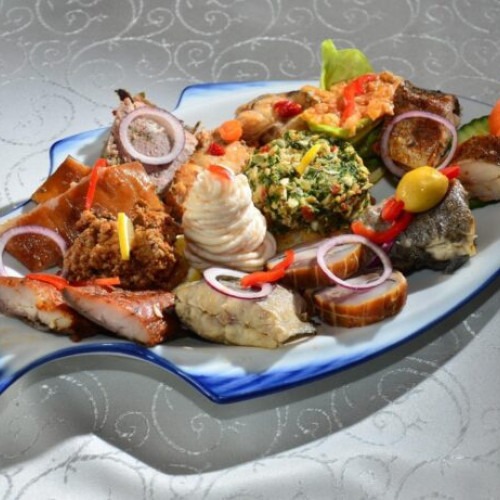 Salată cu icre de crap retrasă din Kaufland din cauza riscului de Listeria