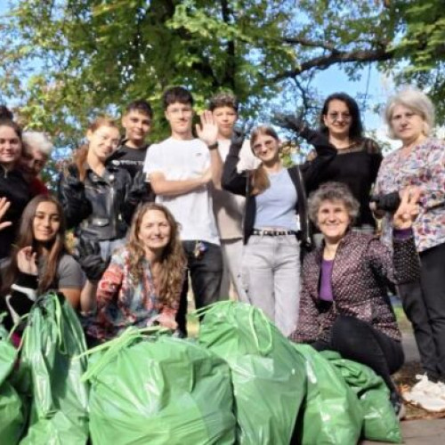 Voluntarii din Vrancea au strâns peste 12.600 de saci de deșeuri în Ziua Națională de Curățenie