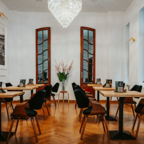 Urban Hub din Piața Romană a fost redeschis după o investiție de 150.000 euro