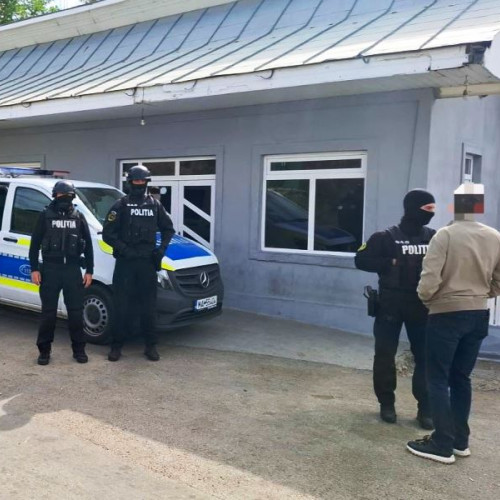 Acțiune de amploare a polițiștilor în comunele Slobozia Bradului și Tâmboești