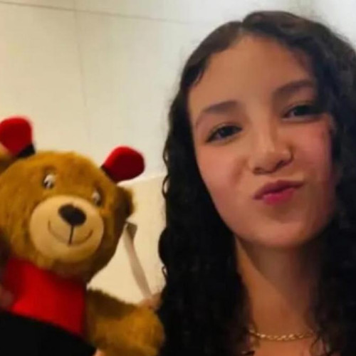 Adolescentă din Mexic a murit după două operații estetice efectuate fără știrea tatălui