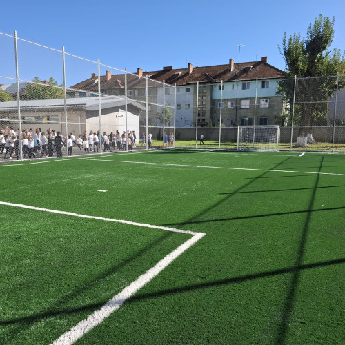 Primăria Brașov modernizează terenuri sportive în cartiere și școli
