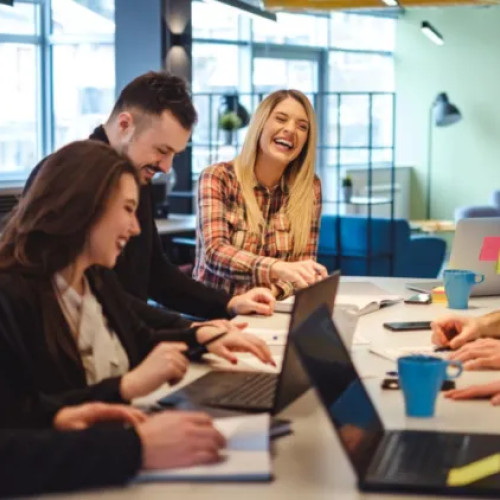 Proiect de lege propune renegocierea programului și concediilor angajaților din România