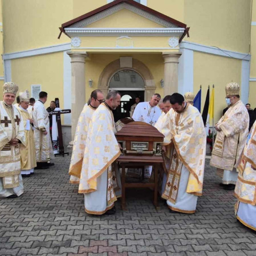 Trupul cardinalului Lucian Mureșan a fost depus în Catedrala „Sfânta Treime” din Blaj