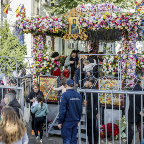 Moaștele Sfintei Parascheva și ale Sfântului Grigorie Palama, expuse la Iași începând cu 8 octombrie