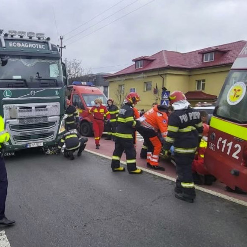 Pieton lovit mortal de TIR pe DN1 în zona Bănești