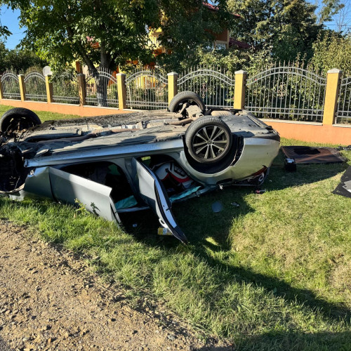 Trei persoane, inclusiv doi copii, transportate la spital după un accident în Santa Mare