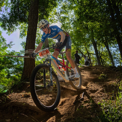 Mihai-Bogdan Brînză, promițător tânăr campion național și balcanic la mountain bike