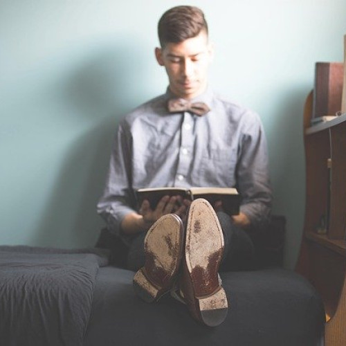 Goana după locuri în căminele Universității Politehnice din București înainte de începerea anului universitar