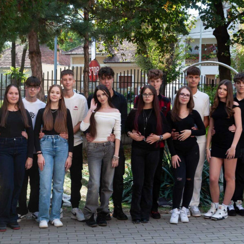 Balul bobocilor la Colegiul Economic din Alba Iulia aduce alegerea Miss și Mister 2025