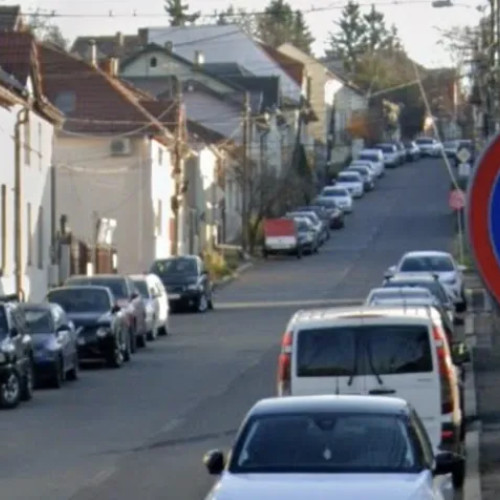 Parcarea ilegală pe strada Kovari complică traficul și pune în pericol siguranța rutieră