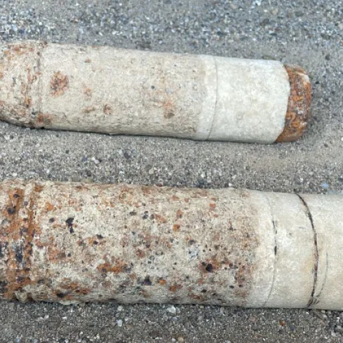 ISU Cluj a asanat două proiectile vechi de 75 mm în zona Hărcana din Turda