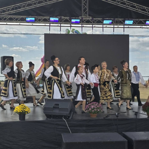 Comuna Comișani a sărbătorit cu muzică și dans în prezența președintelui CJ Dâmbovița