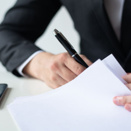 Două firme din Constanța schimbă obiectul principal de activitate și actualizează actul constitutiv