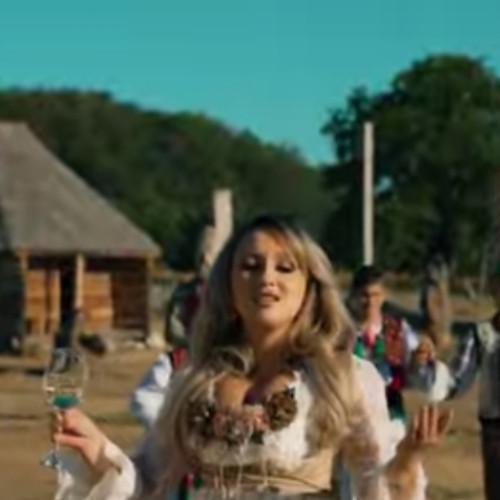 Polovragi, decorul unui videoclip muzical ce celebrează cultura românească