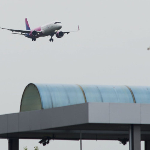 O dronă a fost semnalată lângă pista Aeroportului Henri Coandă din București
