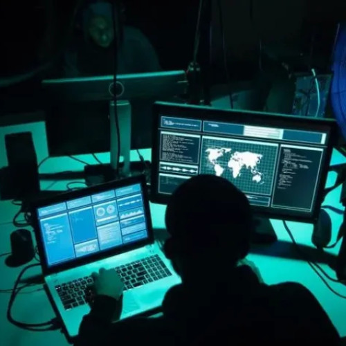 Adolescent de 17 ani reținut pentru sute de amenințări către școli și spitale din România