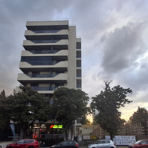 Încep lucrările la un bloc de nouă etaje în Constanța, aproape de un alt imobil existent