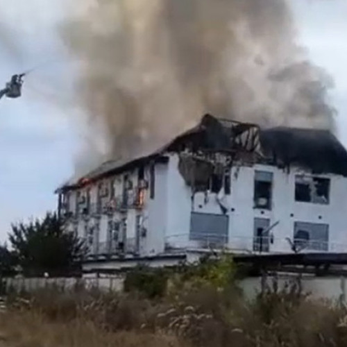 Incendiu la un hotel din Tătărani: trei persoane sunt date dispărute