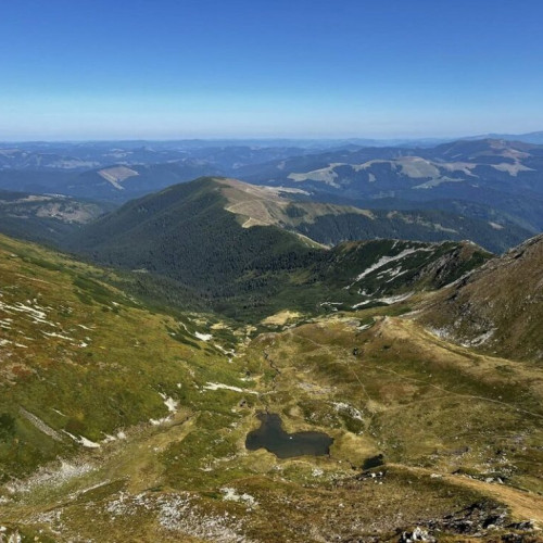 Munții Rodnei atrag 45.000 de turiști anual, ecoturismul în creștere