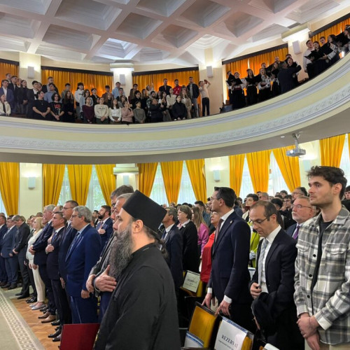 Studenții din Iași participă la deschiderea noului an universitar, în contextul unui protest