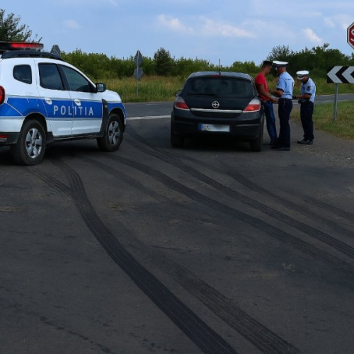 Trei șoferi prinși în județ conducând ilegal și sub influența alcoolului
