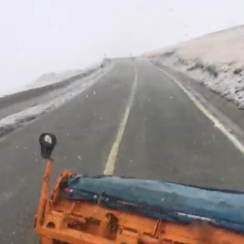 Atenție pe Transalpina: a început să ningă între km 34 și km 59