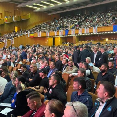 Sala Palatului plină la lansarea partidului lui Cristian Popescu Piedone