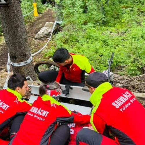 Salvamont Brașov a intervenit în cinci accidente de ciclism montan în Masivul Postăvaru