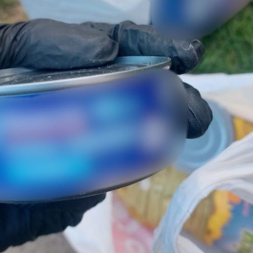 Hoți în Oituz au furat bijuterii și alimente din casa unei femei plecate în străinătate