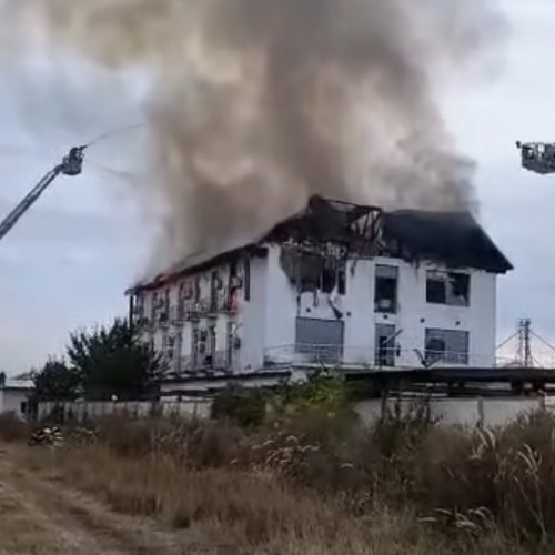 Doi nepalezi au murit într-un incendiu la un hotel din Prahova fără autorizație