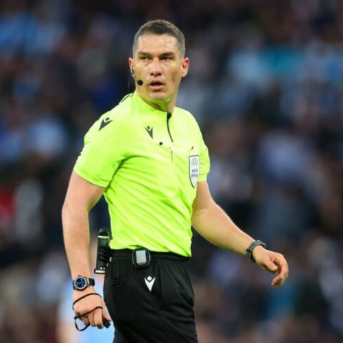 Istvan Kovacs arbitrează meciul Villarreal - Juventus din Liga Campionilor