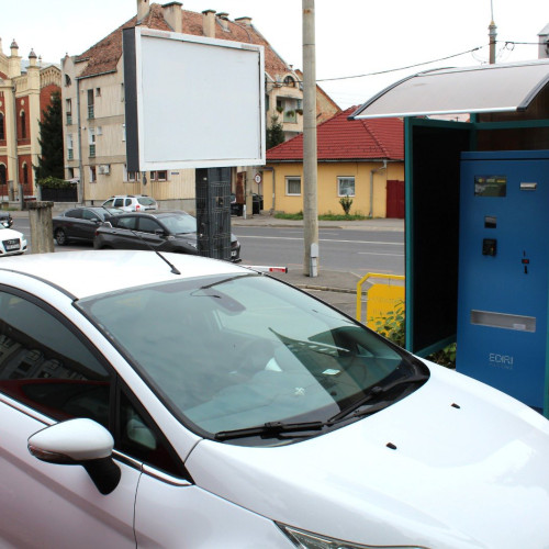 Parcarea de pe strada Funarilor din Sibiu acceptă acum plata în numerar