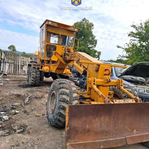 Poliția investighează furtul unui autogreder transportat la un centru de colectare din Totești