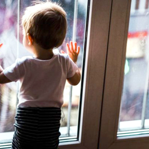 Minor neglijat scos din familia sa după intervenția DGASPC Hunedoara