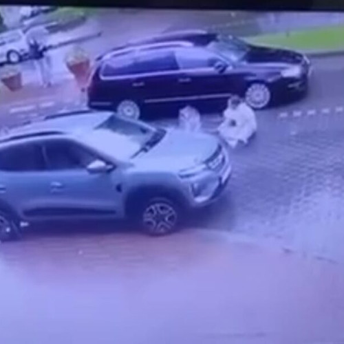 Două fete lovite pe o trecere de pietoni în Dorohoi de un șofer neatent