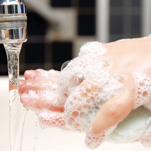 Importanța spălatului corect pe mâini pentru sănătatea copiilor în toamnă