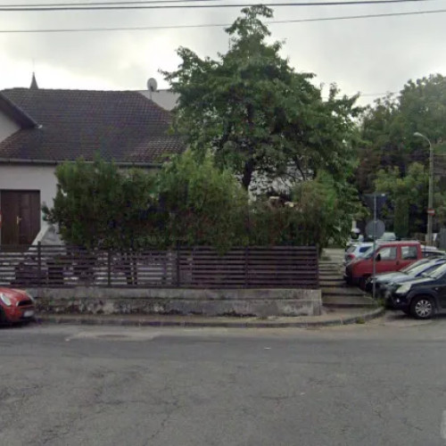 Locuitorii din Mănăștur reclamă blocaje din cauza mașinilor parcate la intersecții