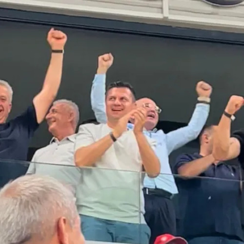 Emil Boc, prezent la meciul dintre Universitatea Cluj și CFR Cluj încheiat la egalitate