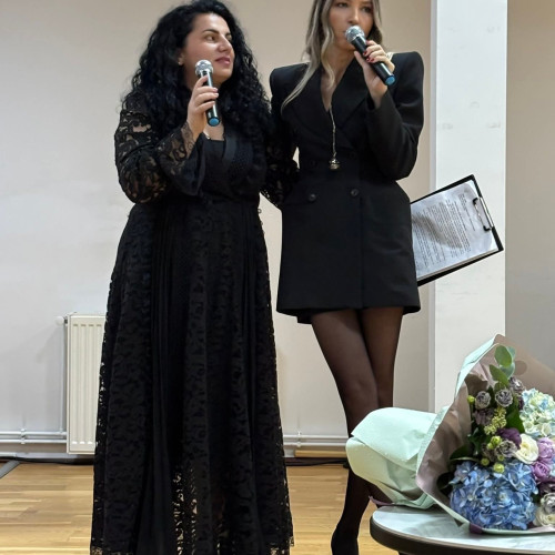 Octavia Geamănu a lansat cartea „Gânduri bune” la Biblioteca Județeană din Târgu Jiu