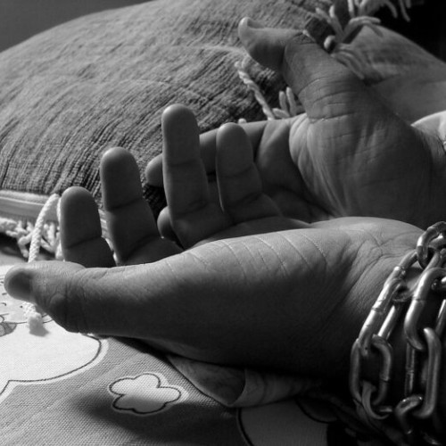 Raportul ambasadei SUA critică România pentru nerespectarea standardelor anti-trafic de persoane