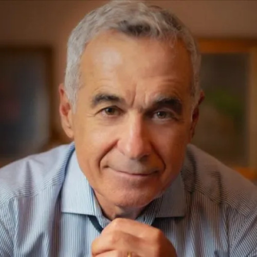 Adrian Papahagi îl critică dur pe Călin Georgescu pentru promovarea unor ideologii contrare creștinismului