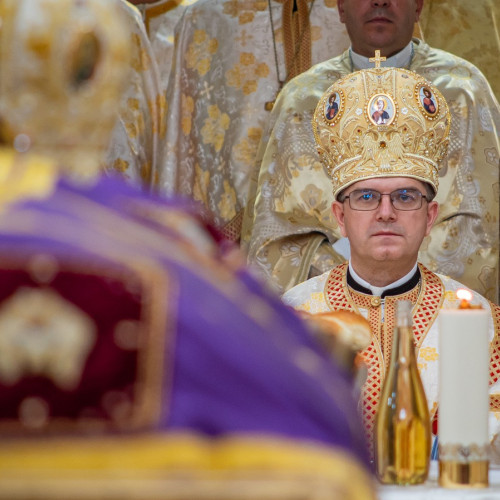 Episcopul Cristian Crișan temporar administrator al Bisericii Greco-Catolice după decesul cardinalului Mureșan